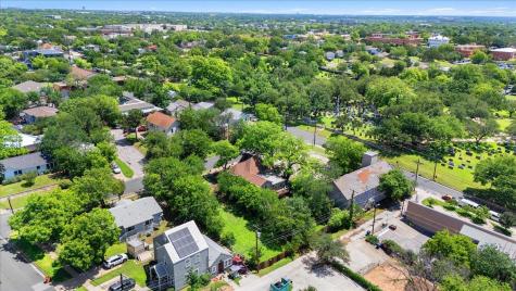 1205 E 8th Street Austin TX 78702