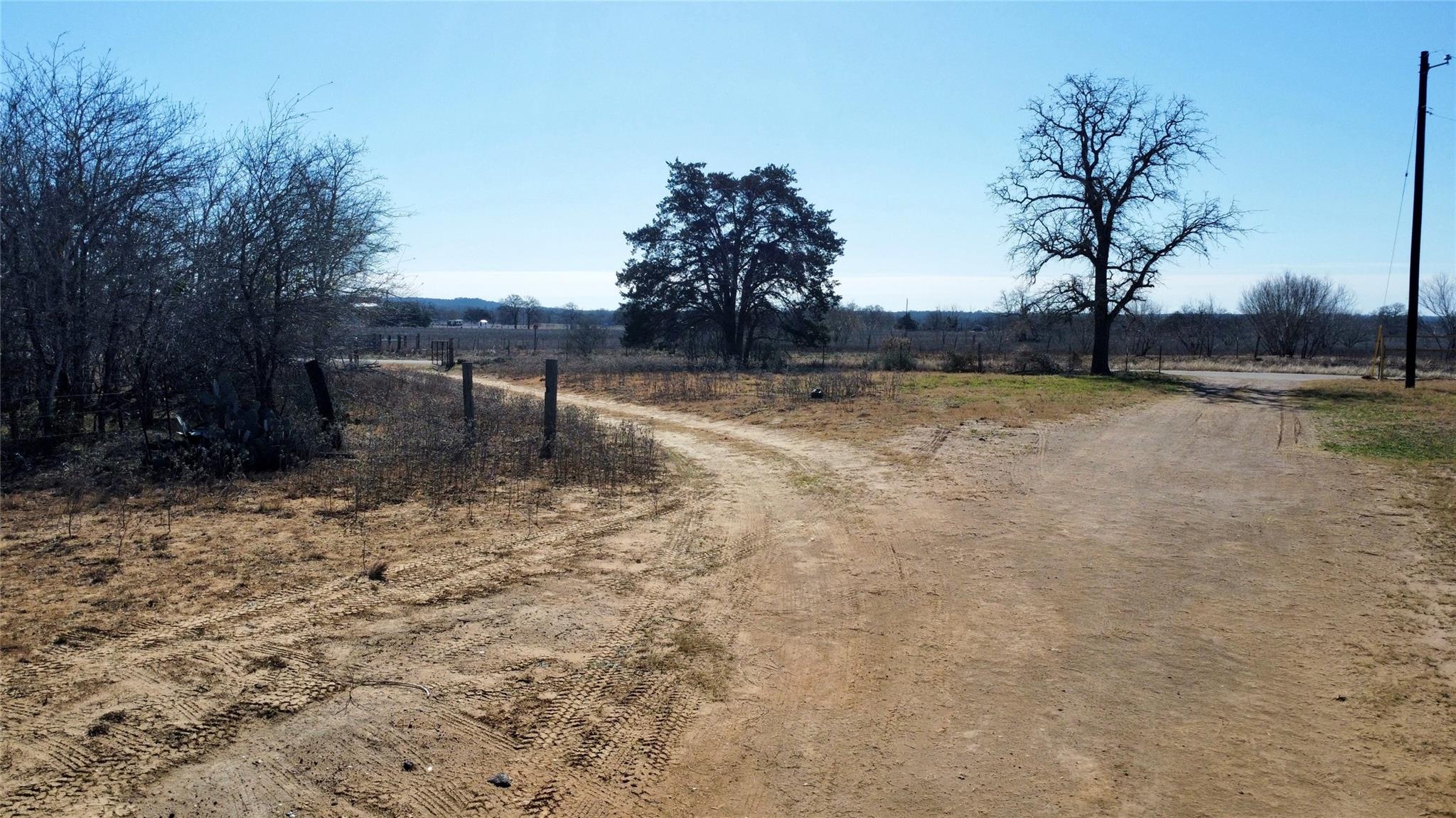 5633 Tenney Creek Road Luling TX 78648