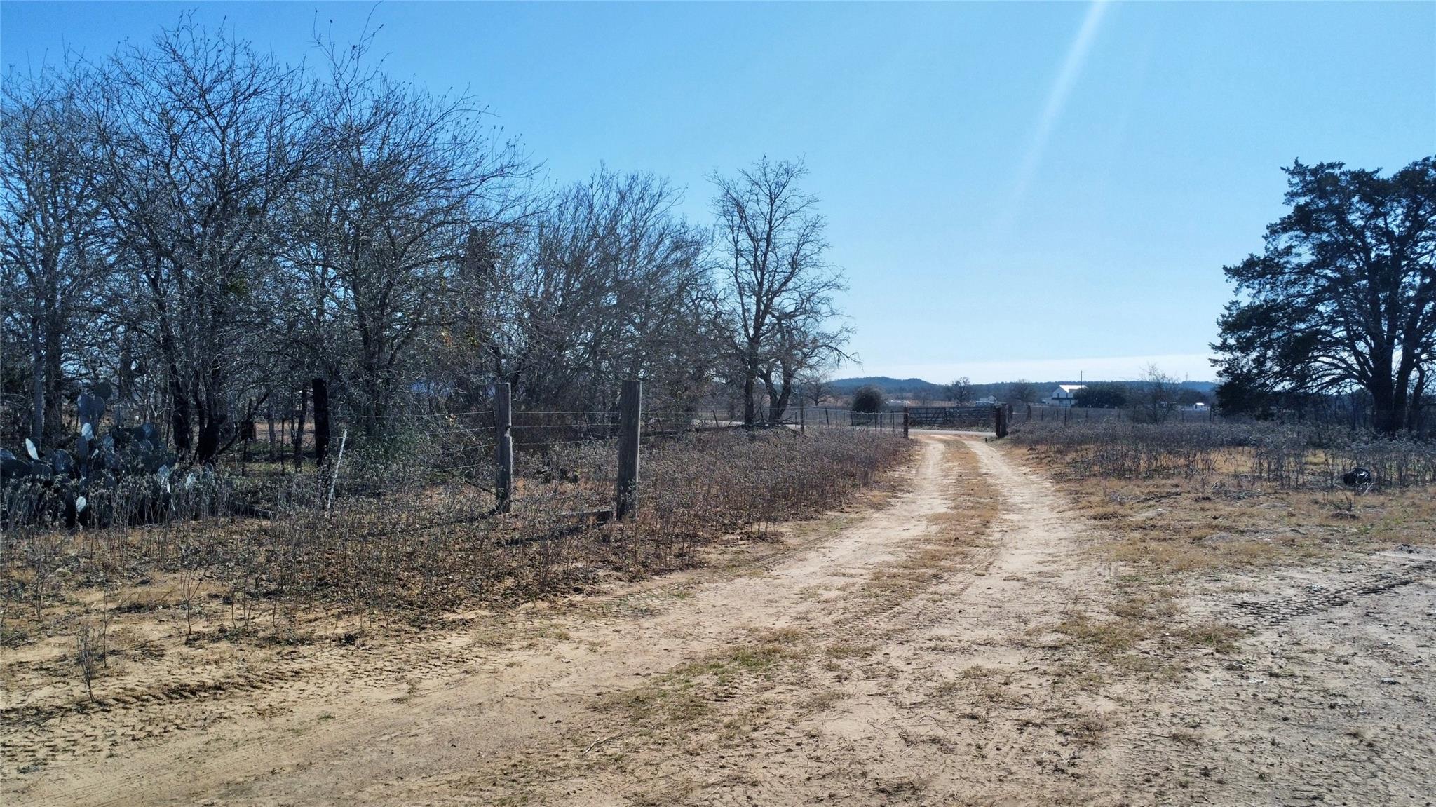 5633 Tenney Creek Road Luling TX 78648