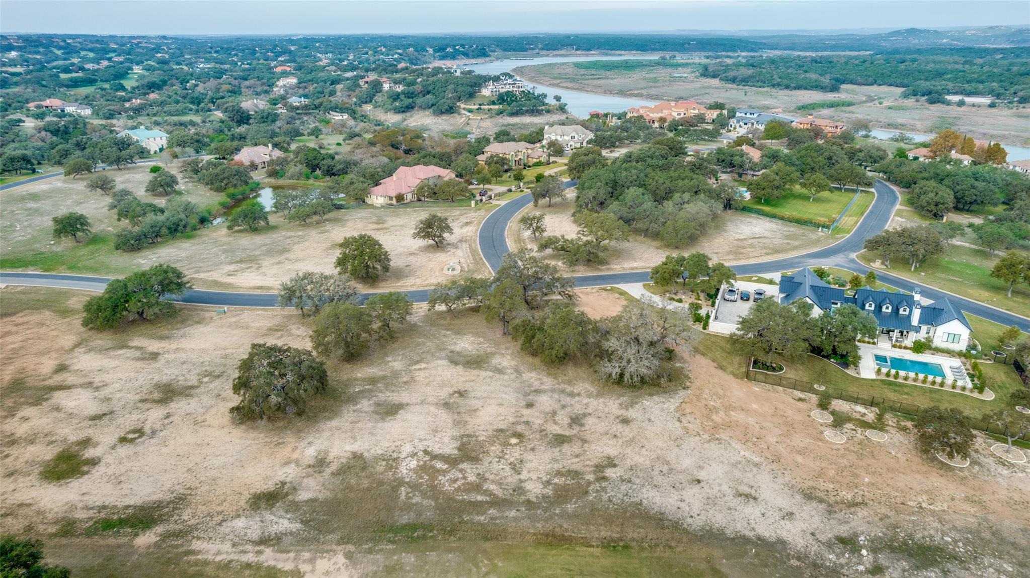 2711 Cliff Point Road Spicewood TX 78669