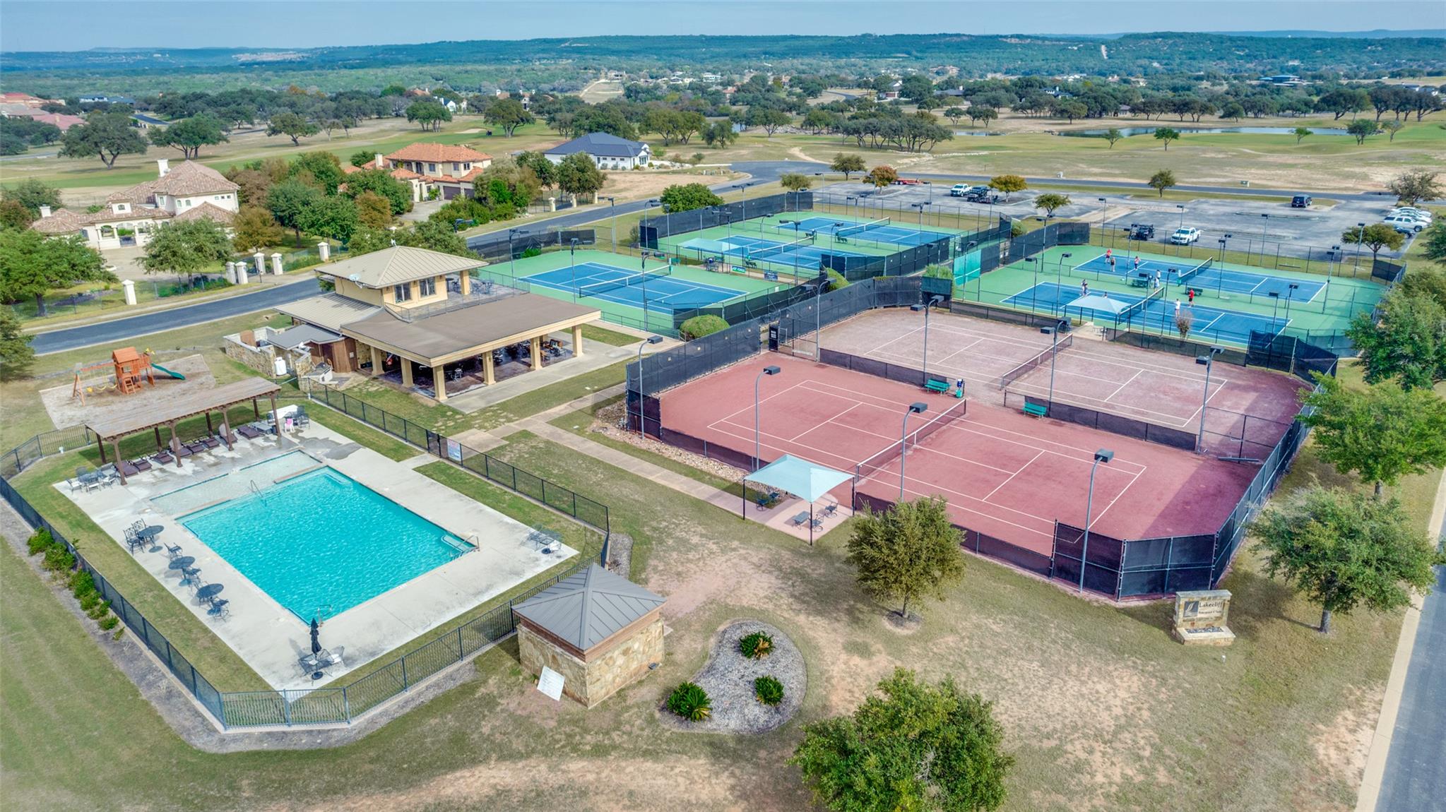 2711 Cliff Point Road Spicewood TX 78669