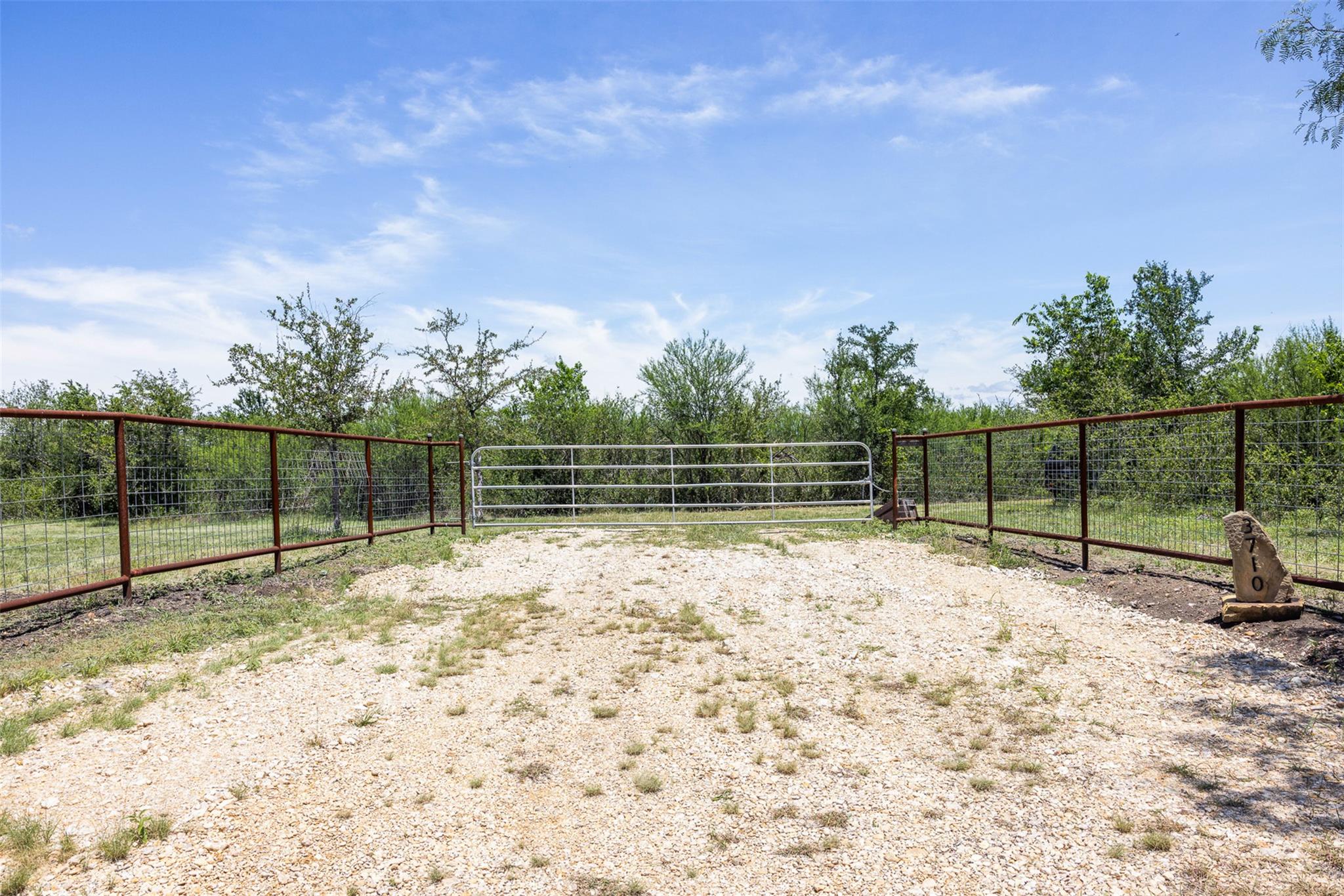 3710 Dry Creek Road Lockhart TX 78644