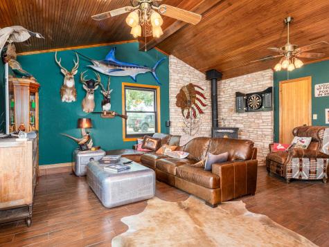 1045 Private Road 7005 Lexington TX 78947