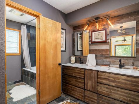 1045 Private Road 7005 Lexington TX 78947