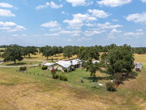 1045 Private Road 7005 Lexington TX 78947