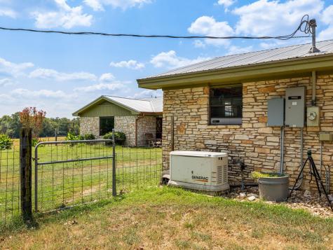 1045 Private Road 7005 Lexington TX 78947
