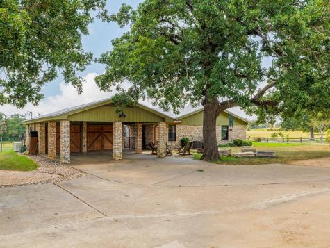 1045 Private Road 7005 Lexington TX 78947