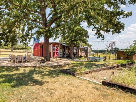 1045 Private Road 7005 Lexington TX 78947