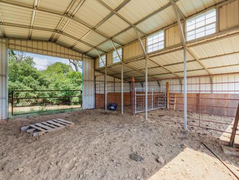 1045 Private Road 7005 Lexington TX 78947
