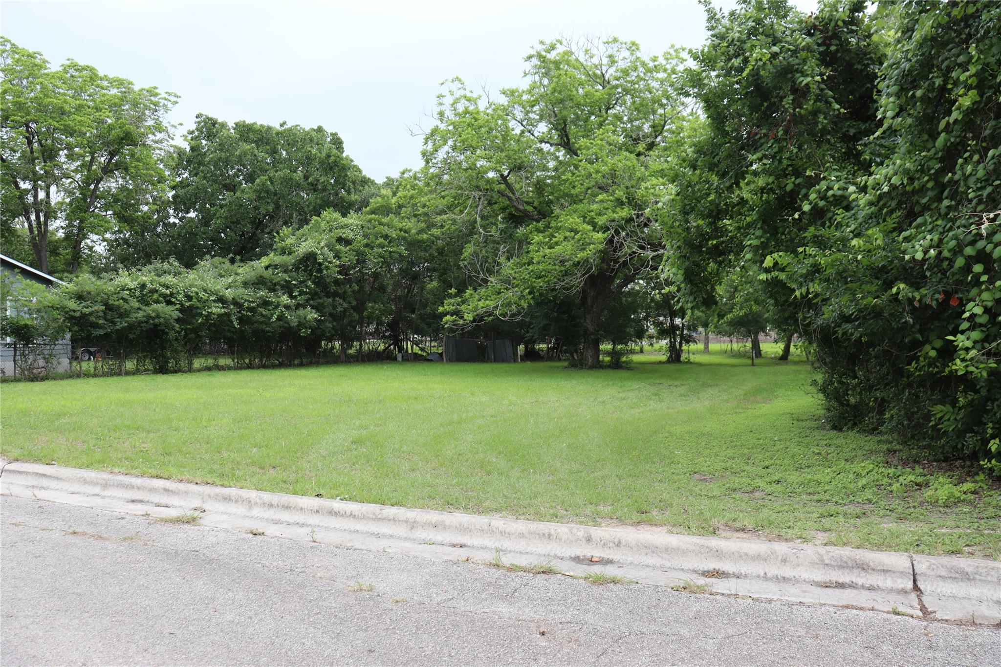 1006 Johnson Street Lockhart TX 78644