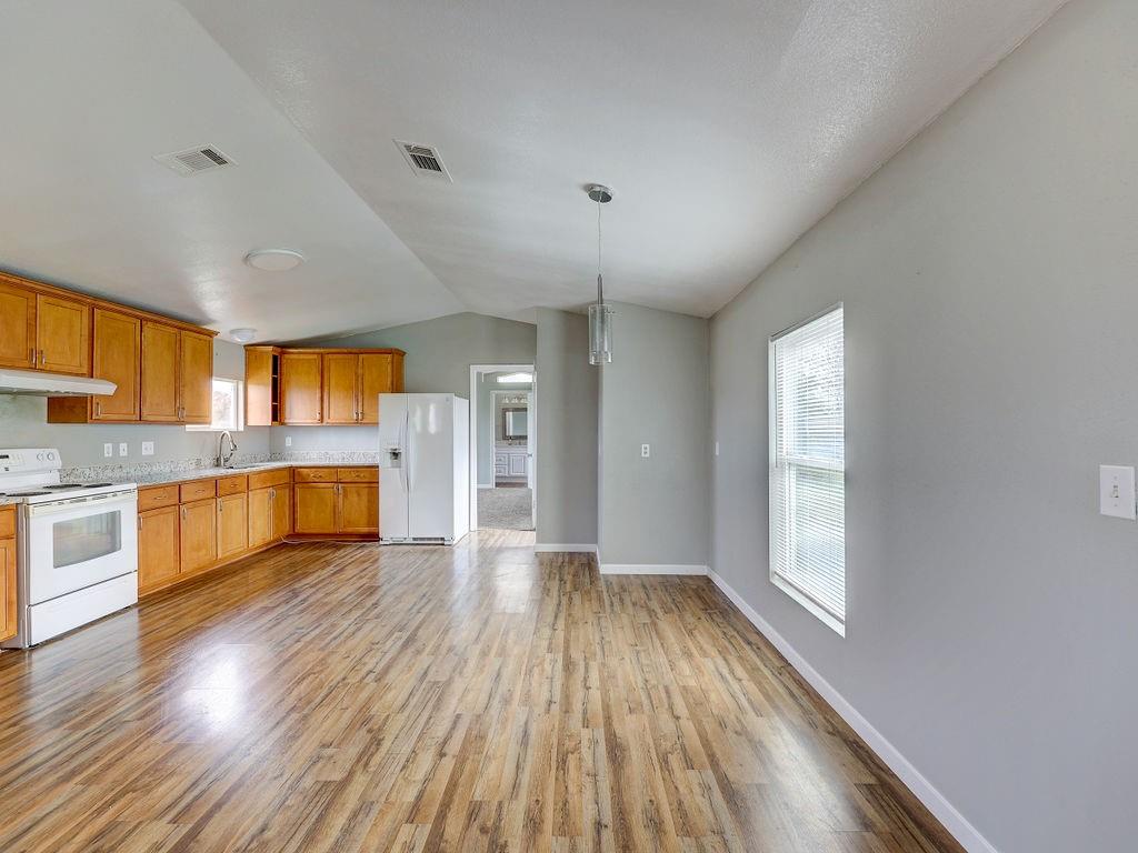 599 Rocky Ridge Lane Luling TX 78648