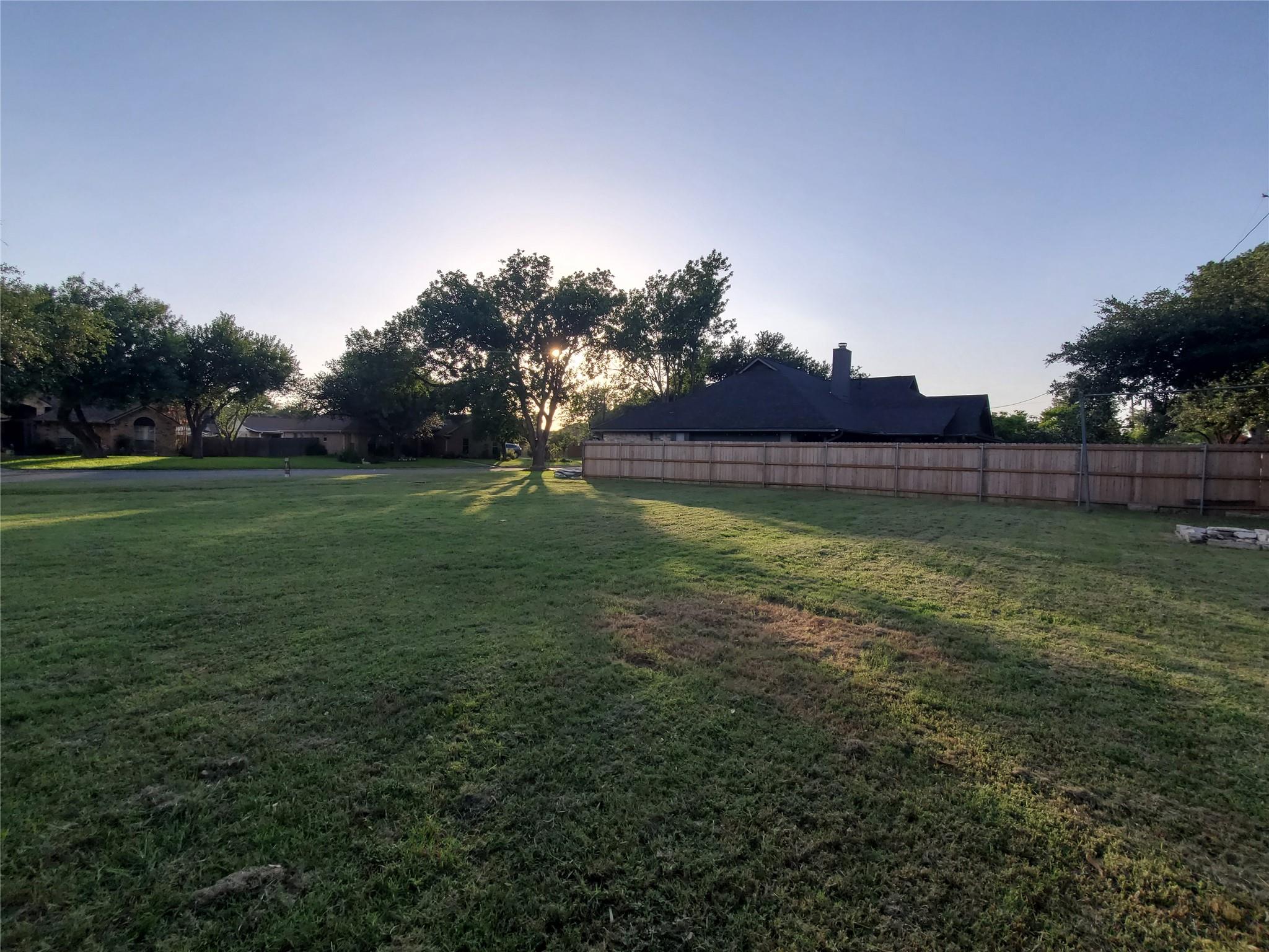 2200 Lark Lane Taylor TX 76574