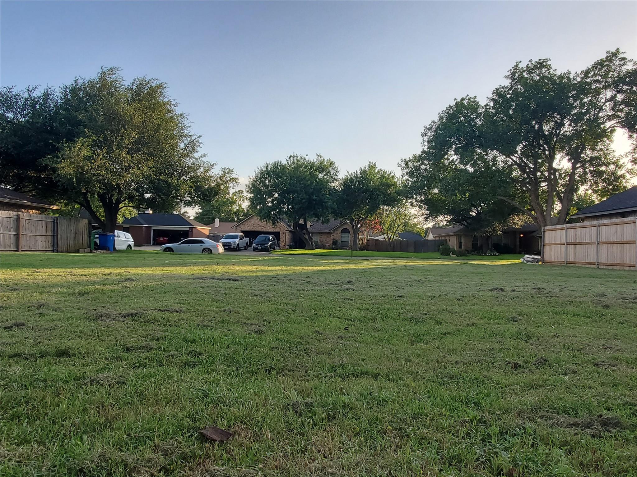 2200 Lark Lane Taylor TX 76574