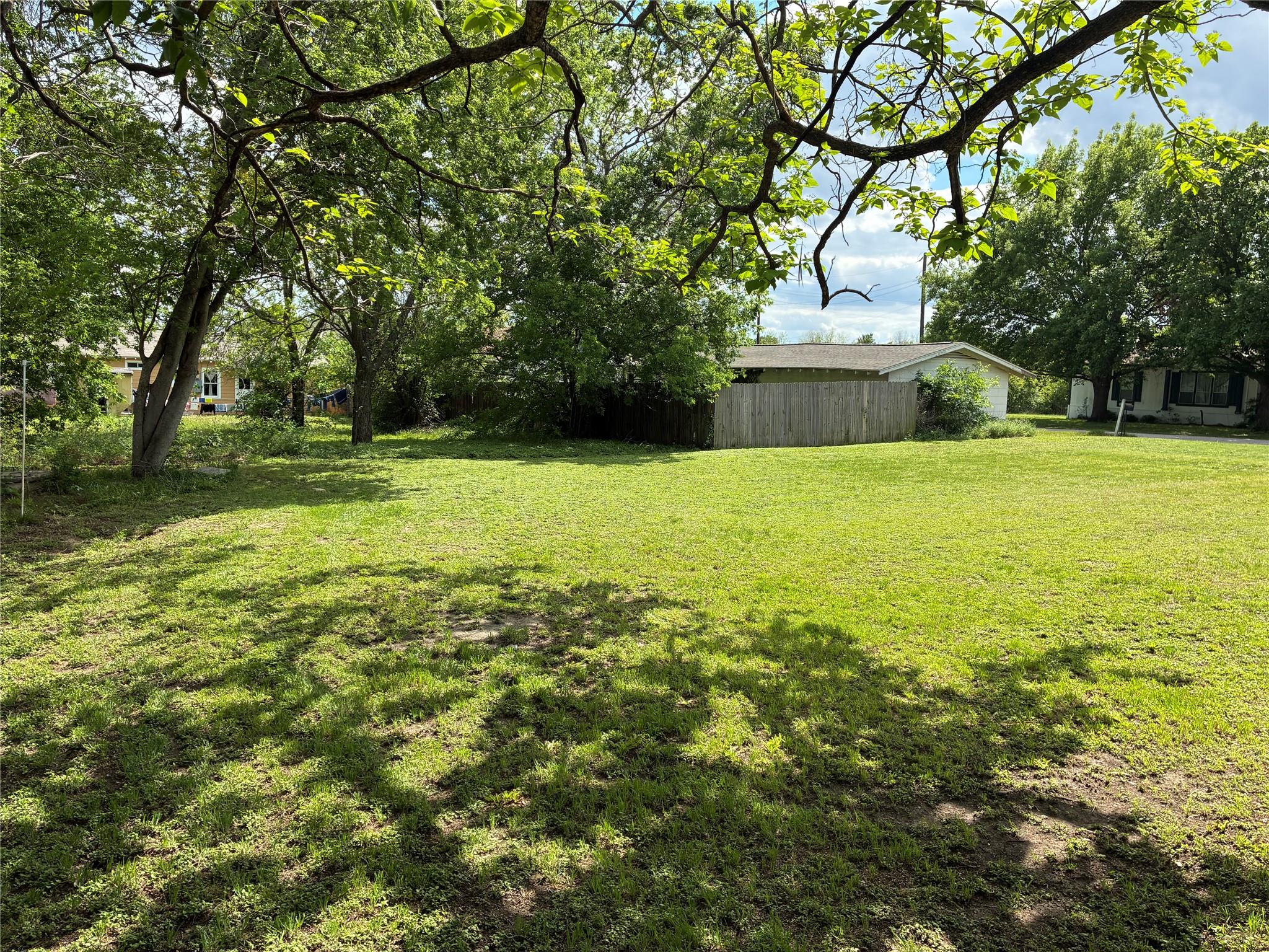 106 N 6th Street Thorndale TX 76577