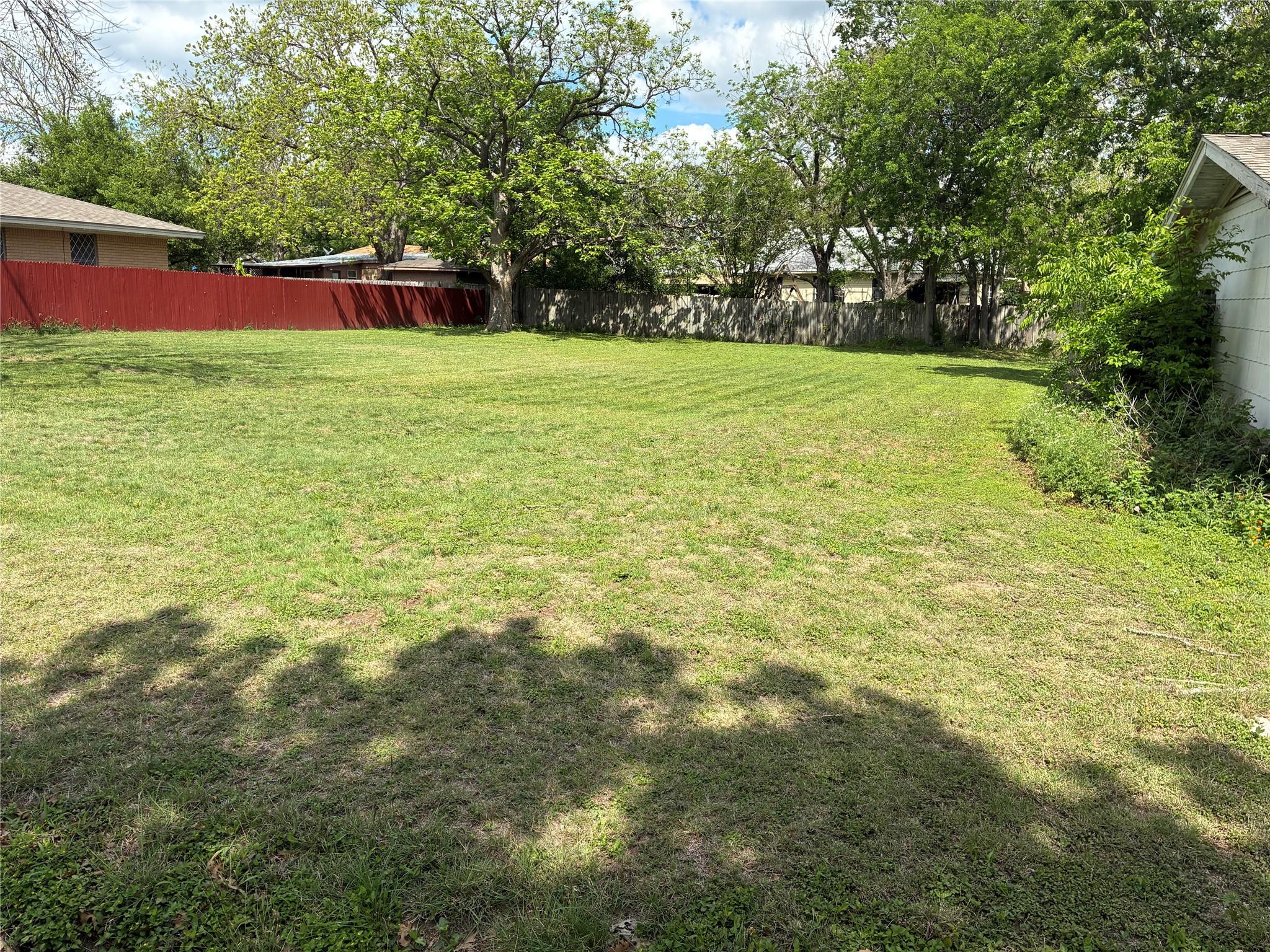 106 N 6th Street Thorndale TX 76577