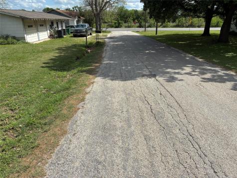 106 N 6th Street Thorndale TX 76577