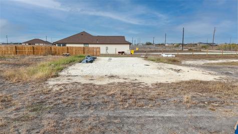 631 County Road 5715 Natalia TX 78059
