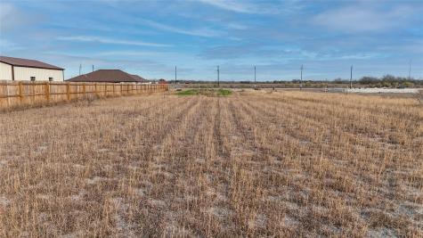 631 County Road 5715 Natalia TX 78059