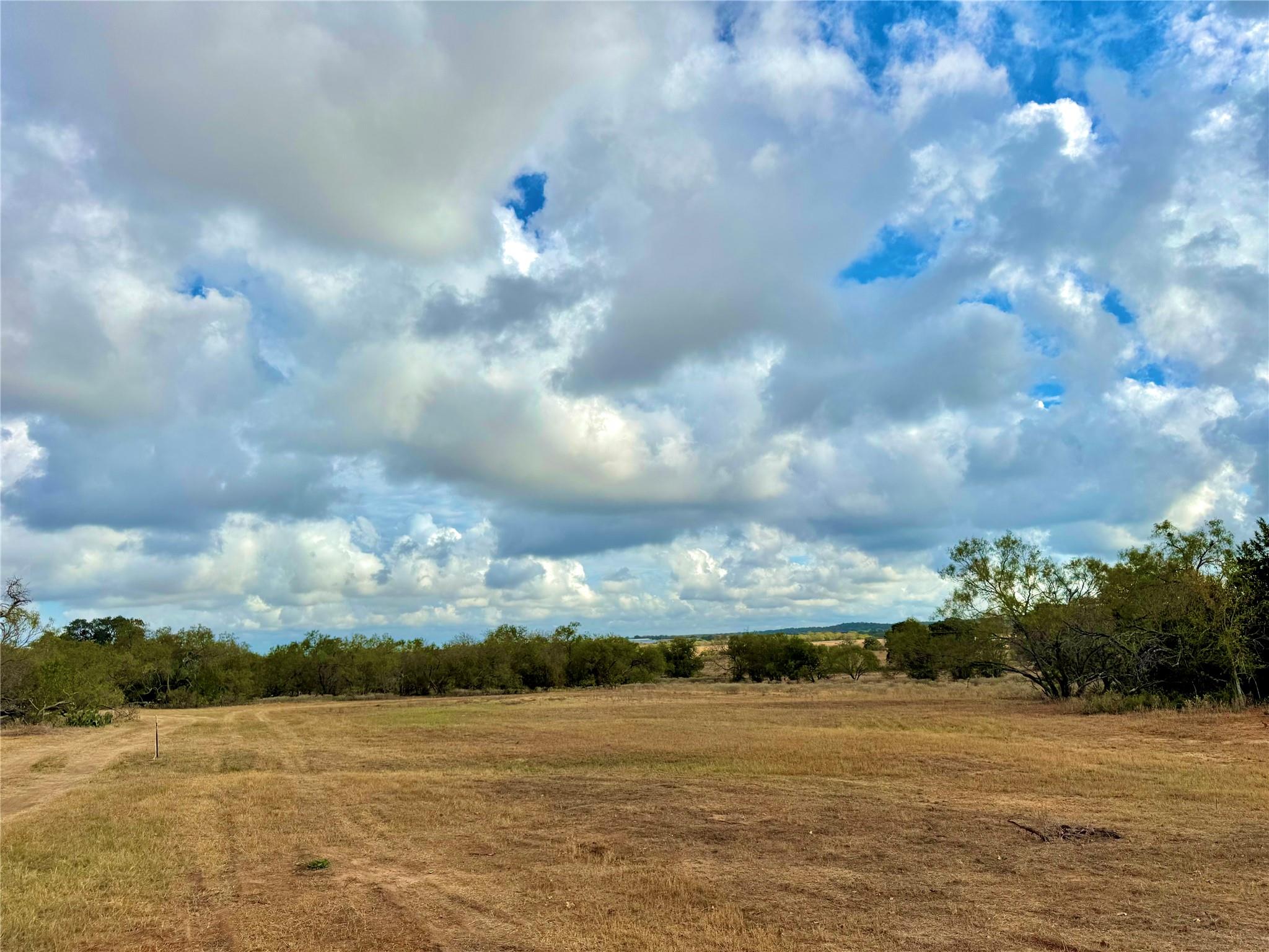 6052 Tenney Creek Road Luling TX 78648