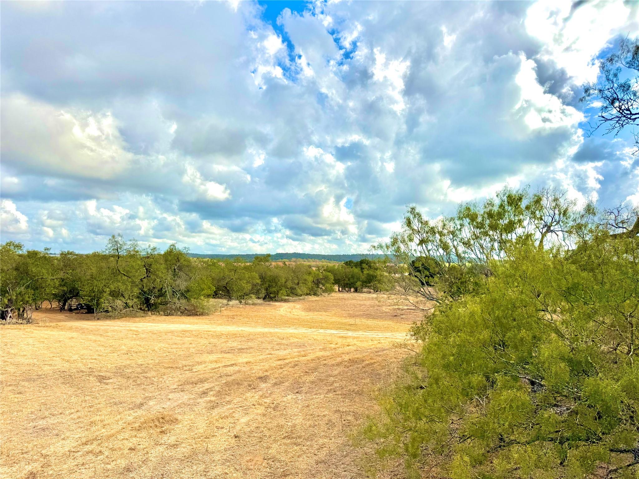 6052 Tenney Creek Road Luling TX 78648