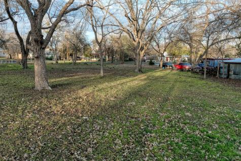 Lot 2 E Alamo Street Elgin TX 78621