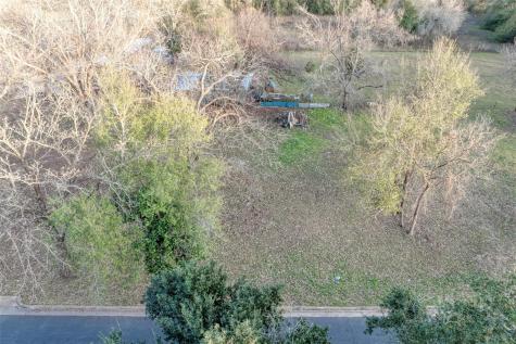 Lot 2 E Alamo Street Elgin TX 78621