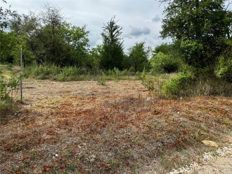 255 Crooked Road Dale TX 78616