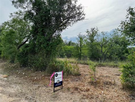 255 Crooked Road Dale TX 78616