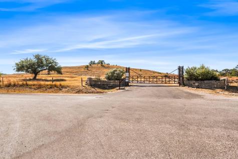 226 S Walnut Springs Road Johnson City TX 78636