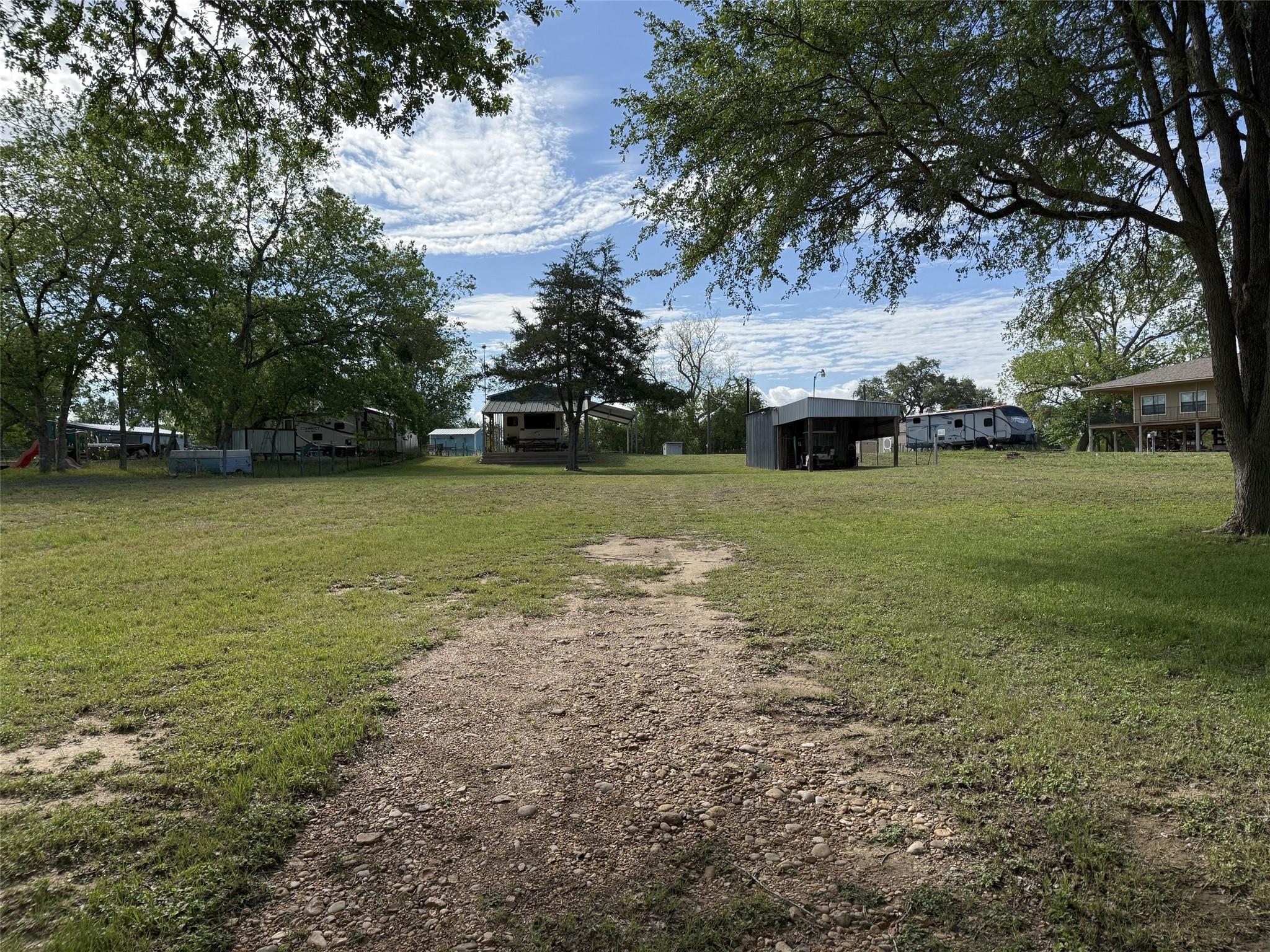 195 Hidden Shores Loop Smithville TX 78957