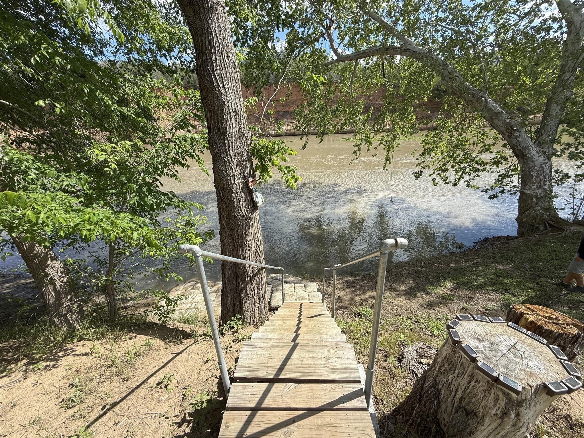 195 Hidden Shores Loop Smithville TX 78957