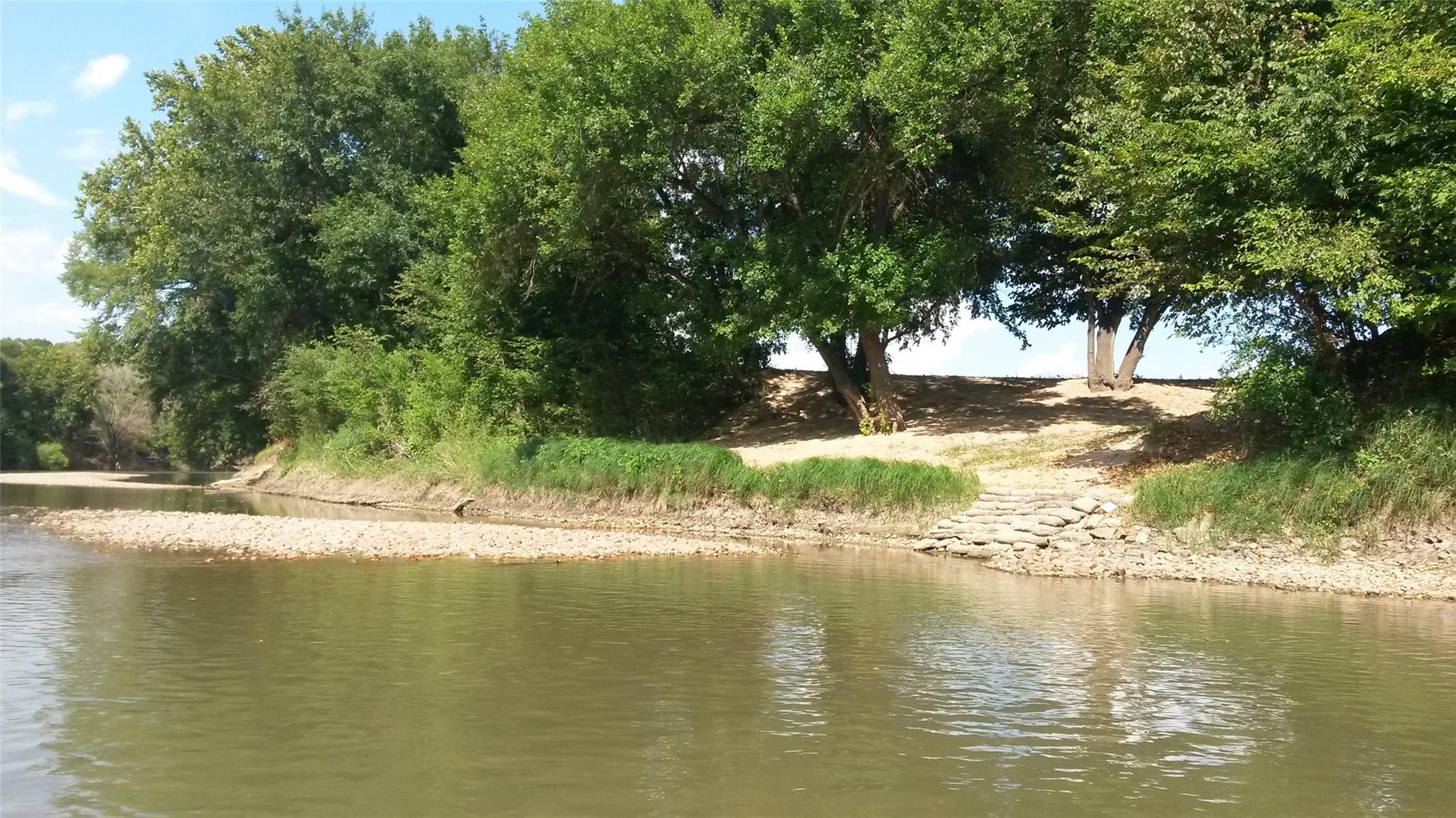 195 Hidden Shores Loop Smithville TX 78957