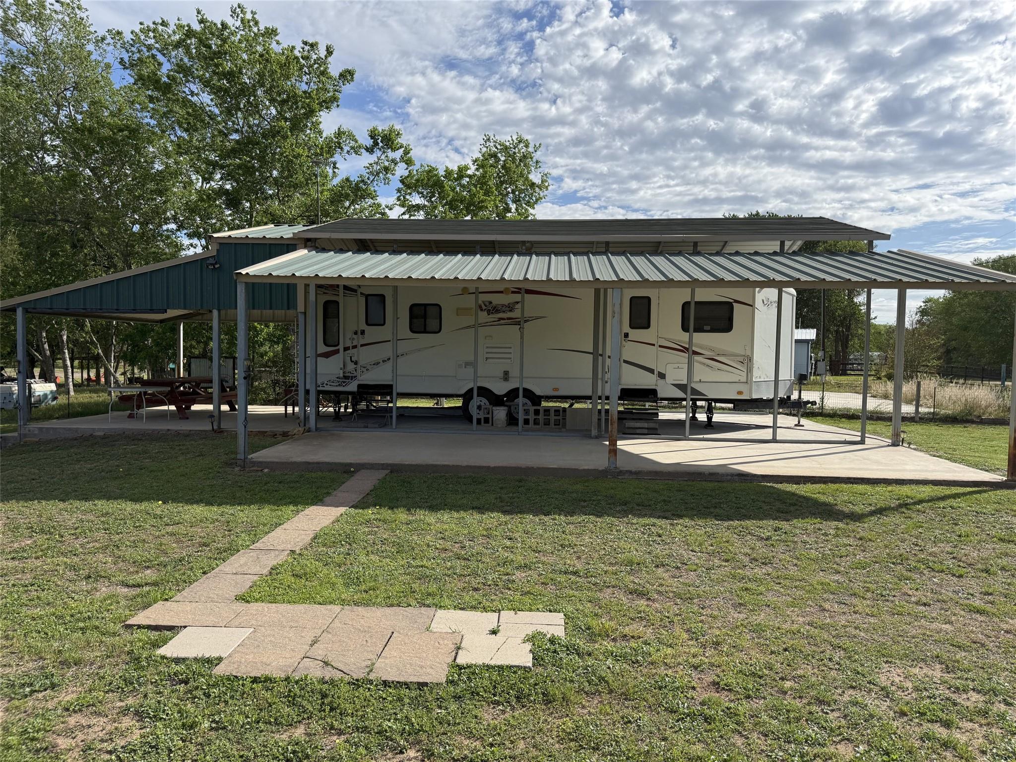 195 Hidden Shores Loop Smithville TX 78957