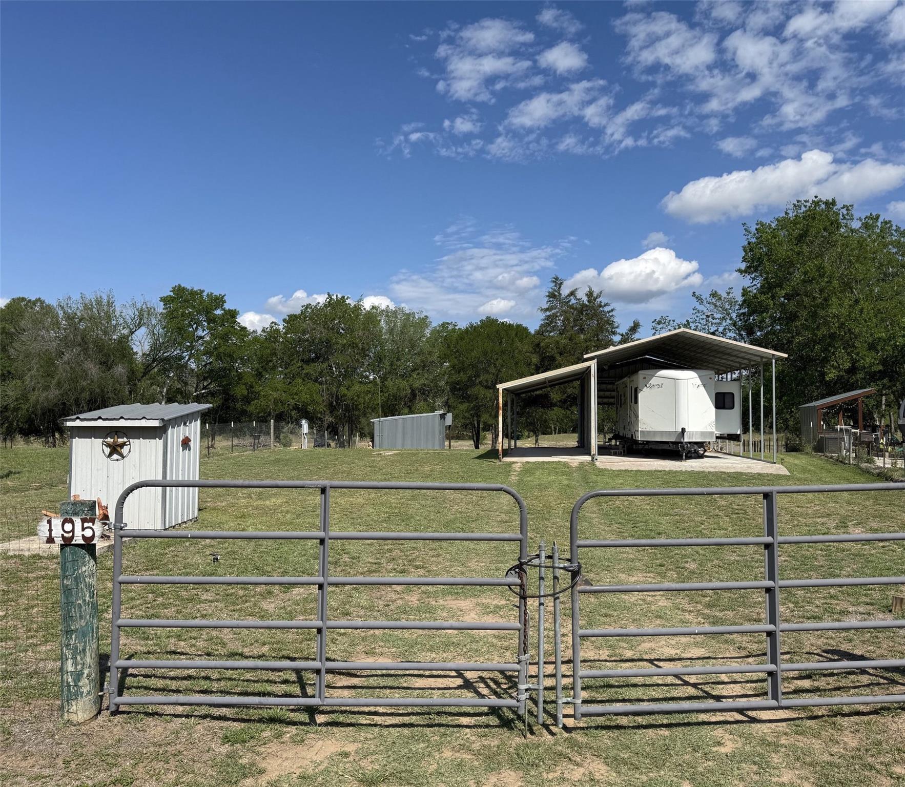 195 Hidden Shores Loop Smithville TX 78957