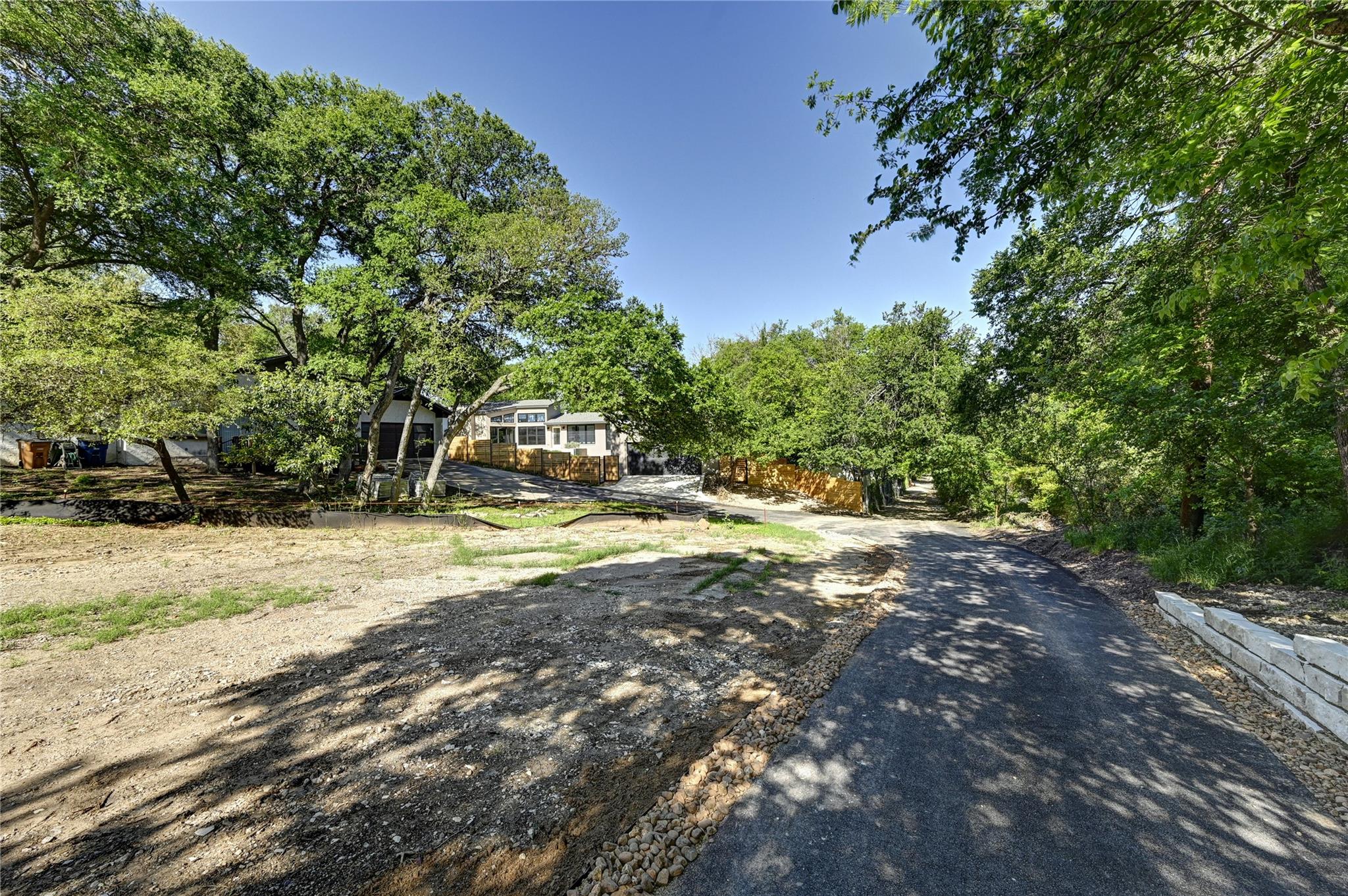 2000-2A Breeze Hollow Austin TX 78741