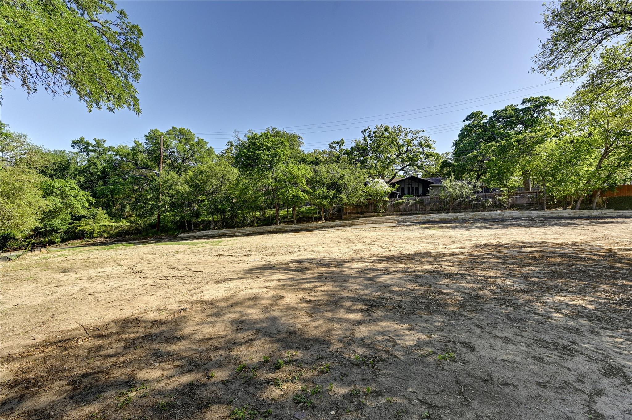 2000-2A Breeze Hollow Austin TX 78741