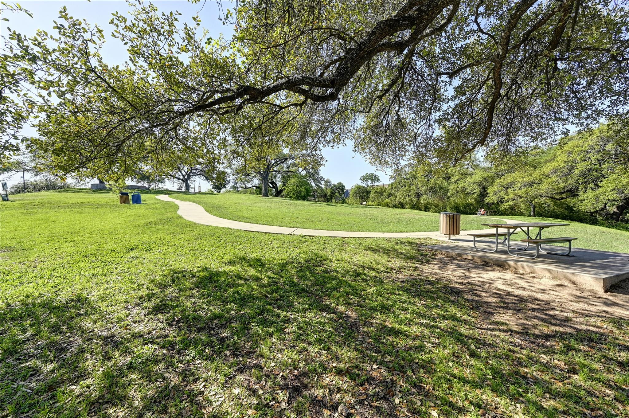 2000-2A Breeze Hollow Austin TX 78741