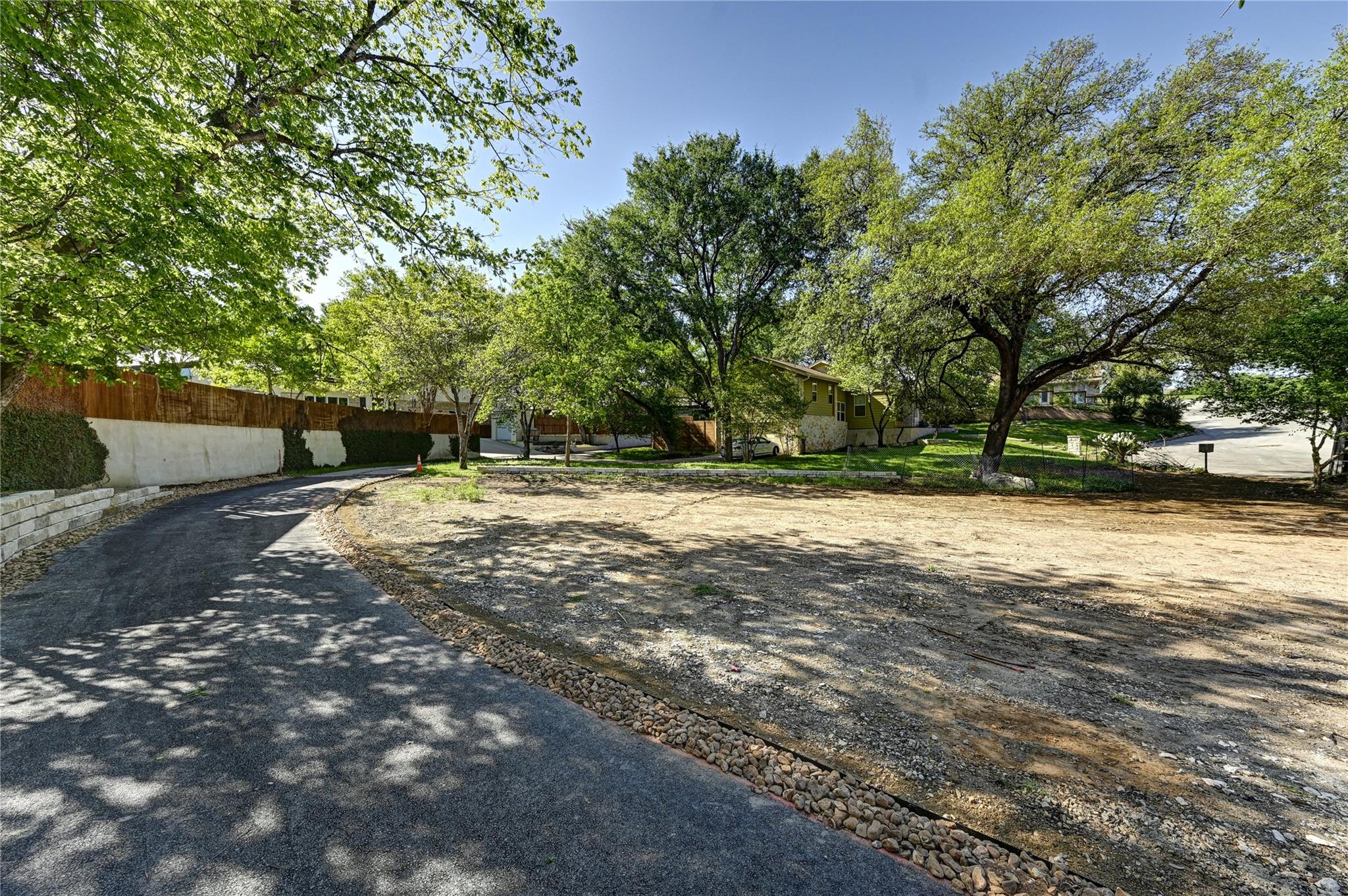 2000-2A Breeze Hollow Austin TX 78741