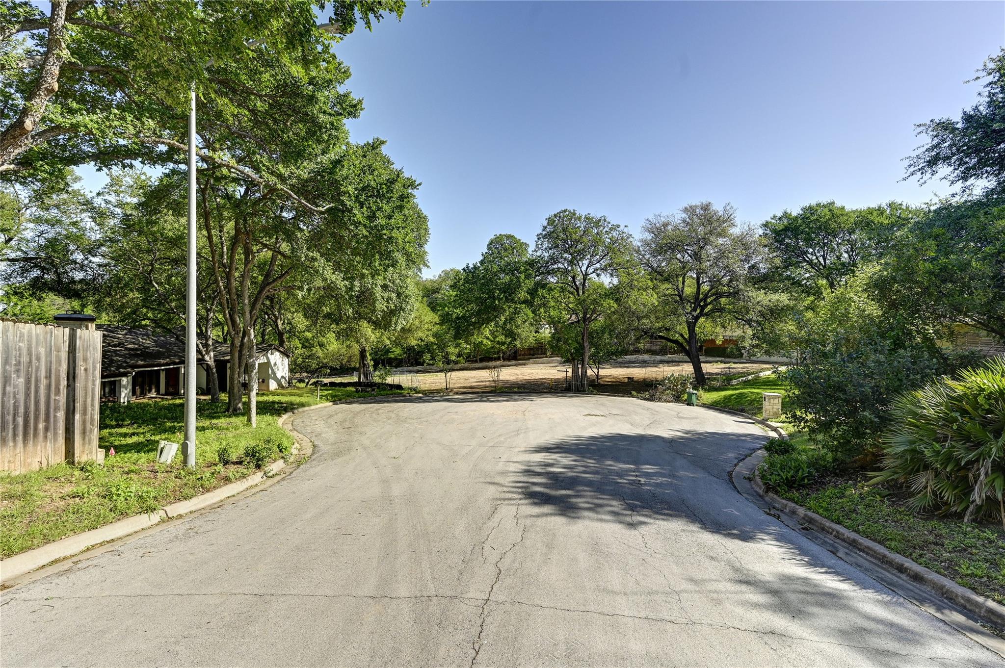 2000-2A Breeze Hollow Austin TX 78741