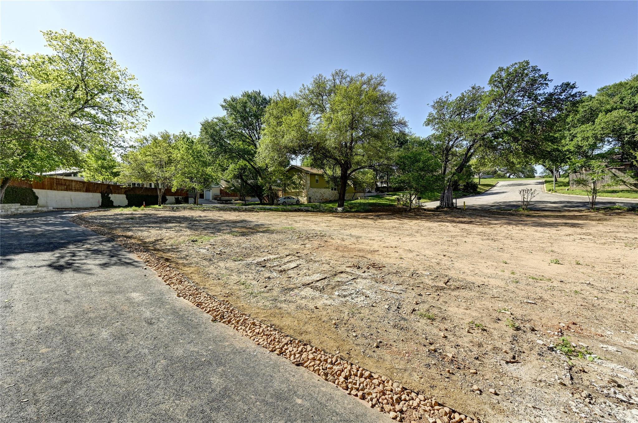 2000-2A Breeze Hollow Austin TX 78741