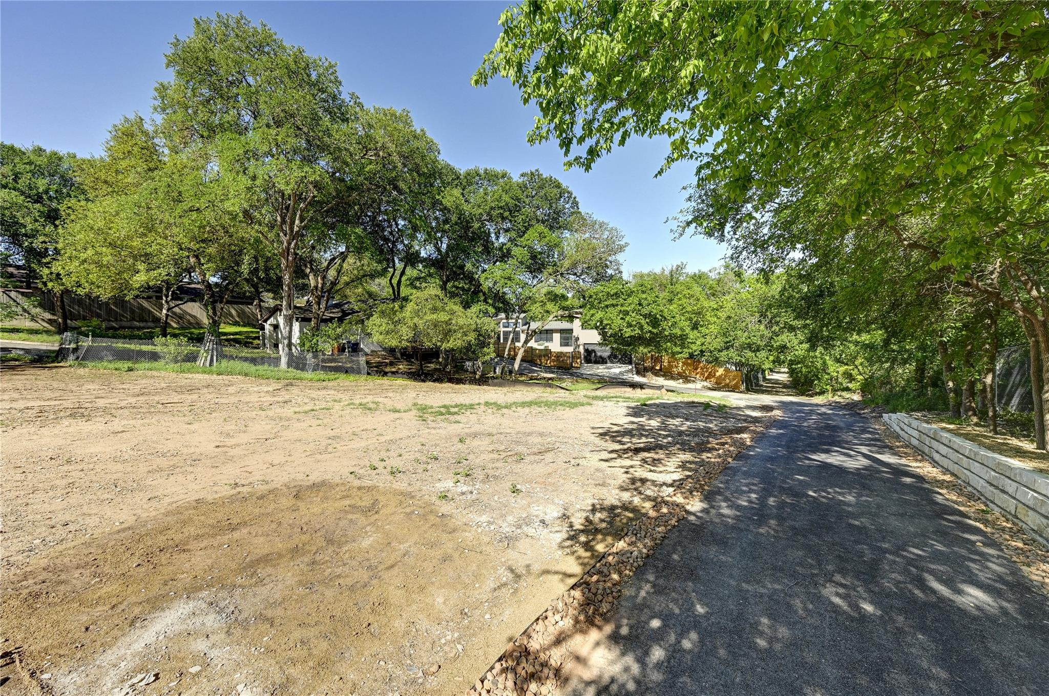 2000-2A Breeze Hollow Austin TX 78741