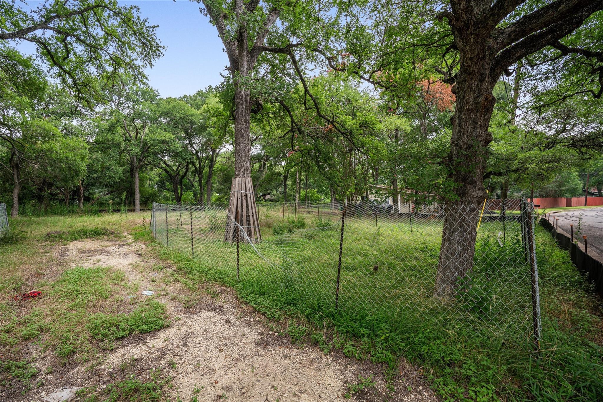 3928 E 16 Street Austin TX 78721