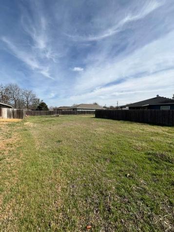 612 Briggs Street Lampasas TX 76550