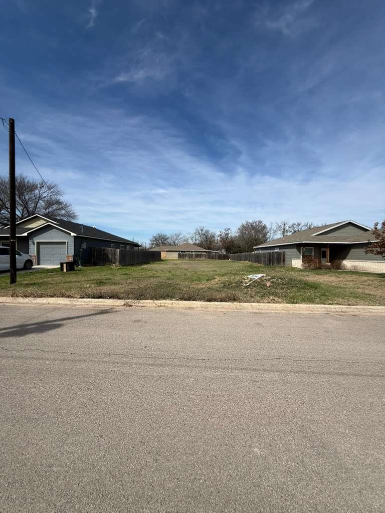 612 Briggs Street Lampasas TX 76550