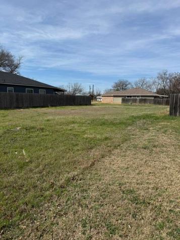 612 Briggs Street Lampasas TX 76550