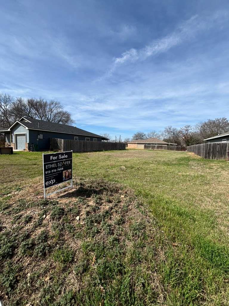612 Briggs Street Lampasas TX 76550