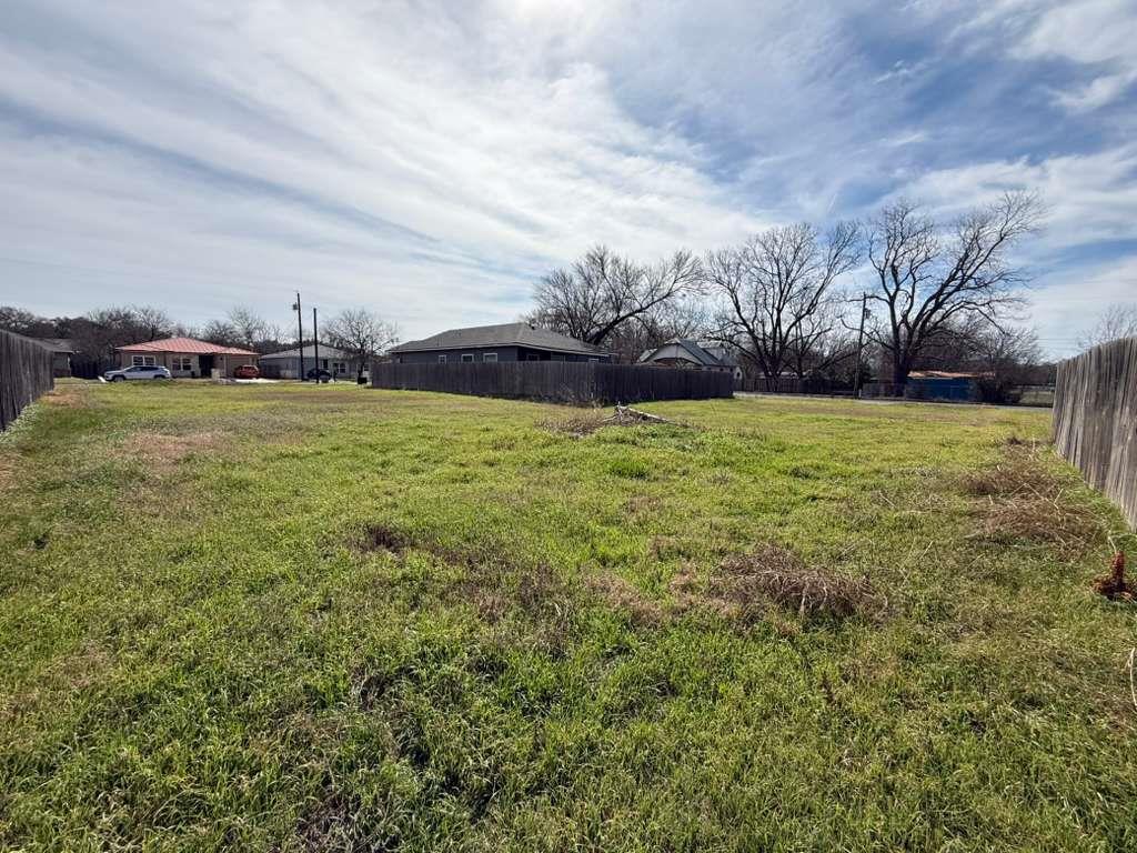 612 Briggs Street Lampasas TX 76550