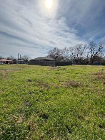 612 Briggs Street Lampasas TX 76550