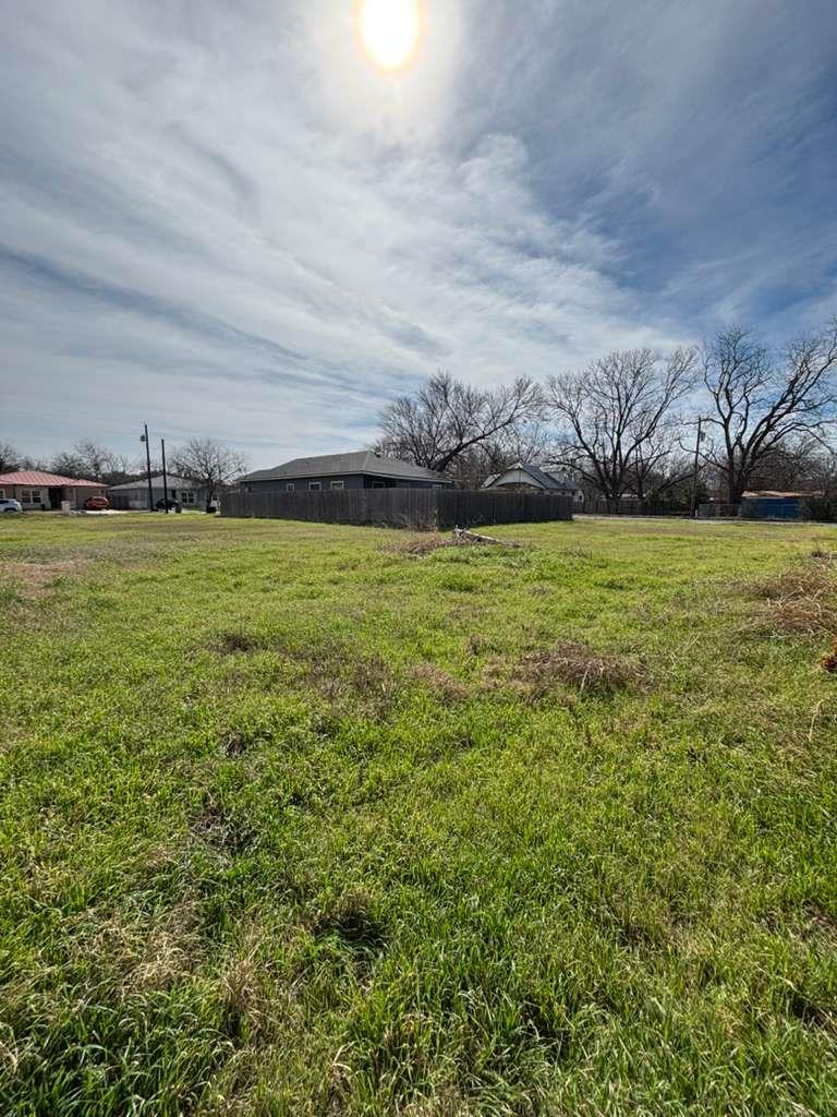 612 Briggs Street Lampasas TX 76550