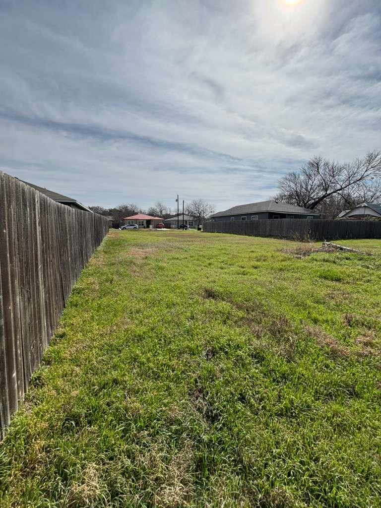 612 Briggs Street Lampasas TX 76550